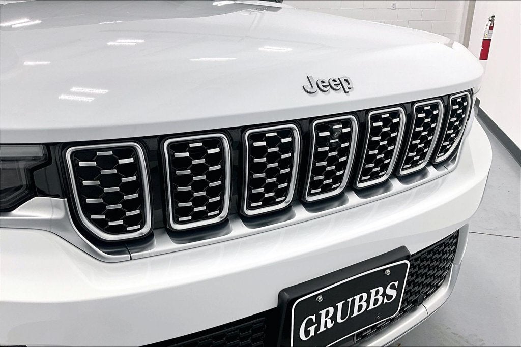 2022 Jeep Grand Cherokee Summit
