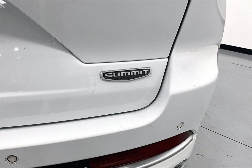 2022 Jeep Grand Cherokee Summit