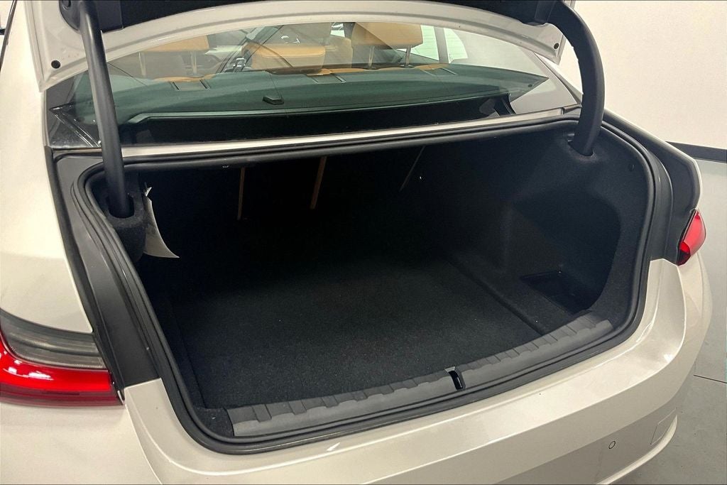 2025 BMW 3 Series 330i