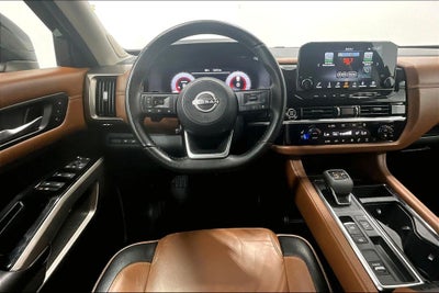 2023 Nissan Pathfinder Platinum