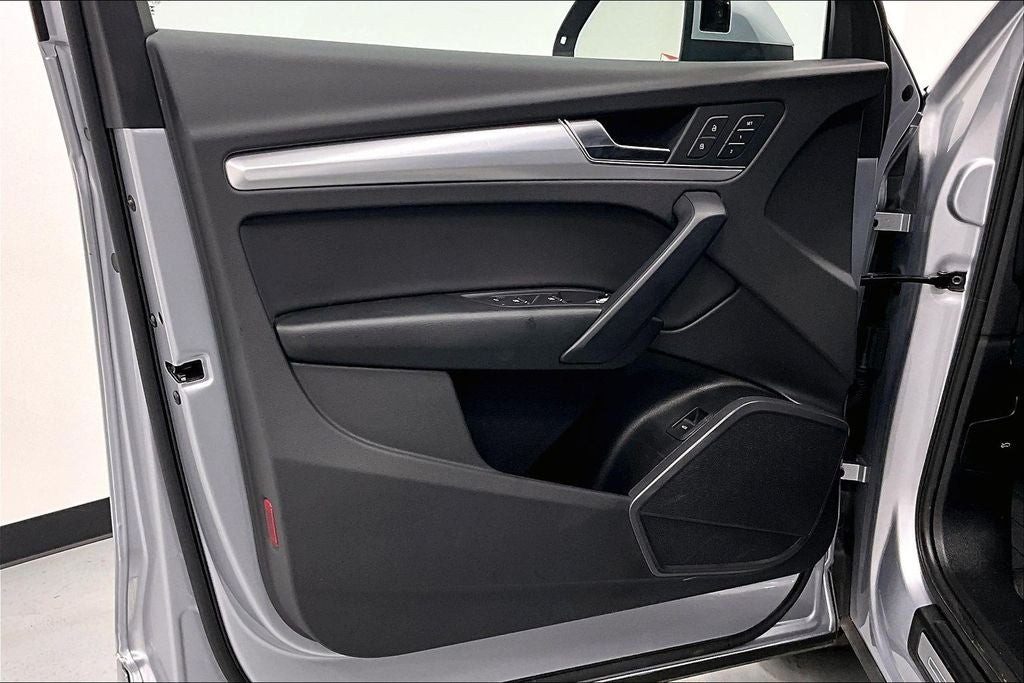 2025 Audi Q5 S Line Premium 45 Tfsi quattro