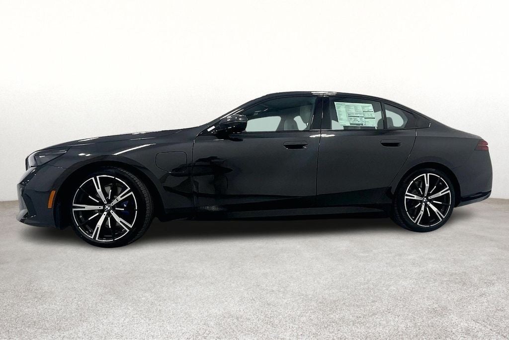 2026 BMW 5 Series 550e xDrive