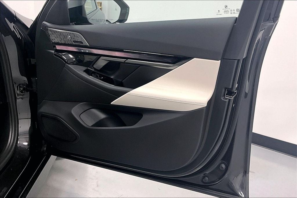 2026 BMW 5 Series 550e xDrive