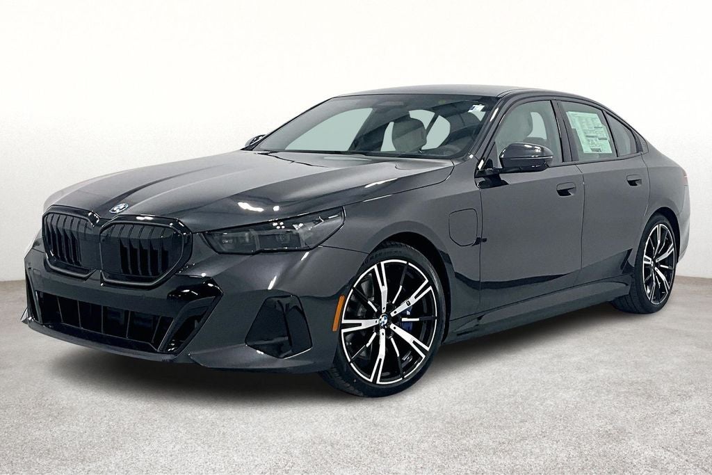 2026 BMW 5 Series 550e xDrive