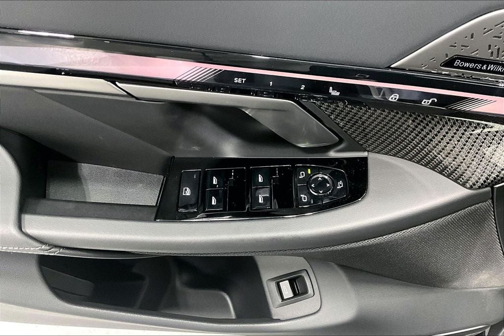 2027 BMW 5 Series 550e xDrive