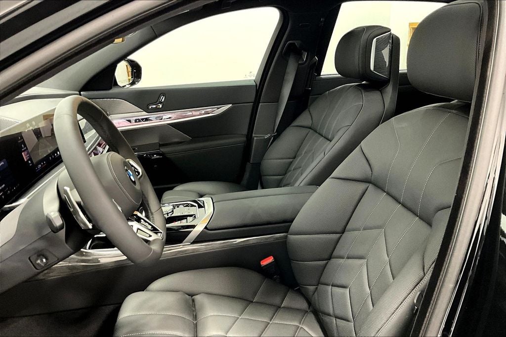 2025 BMW 7 Series 760i xDrive