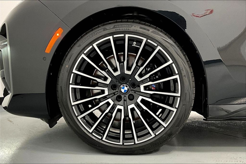 2025 BMW 7 Series 760i xDrive
