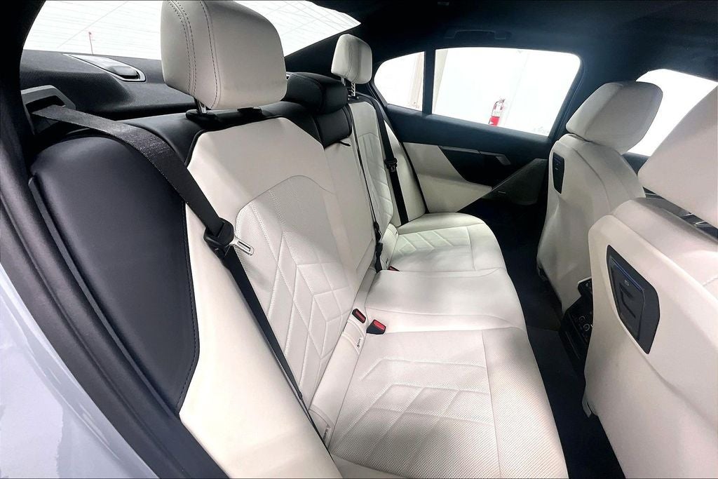 2026 BMW 5 Series 530i