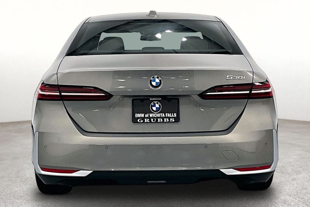 2026 BMW 5 Series 530i