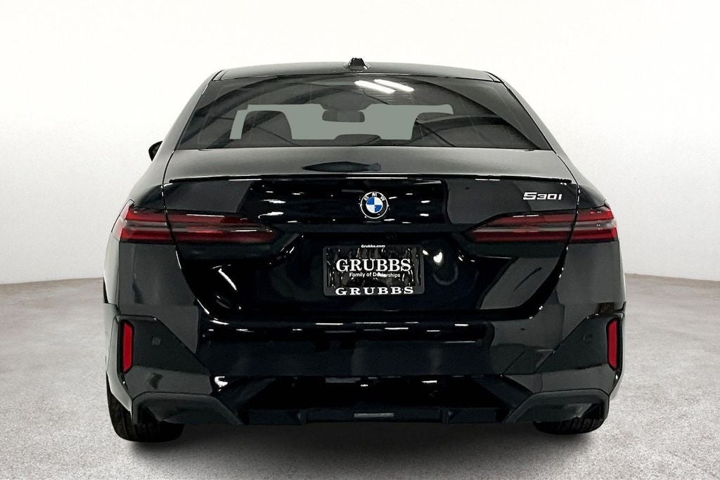 2026 BMW 5 Series 530i