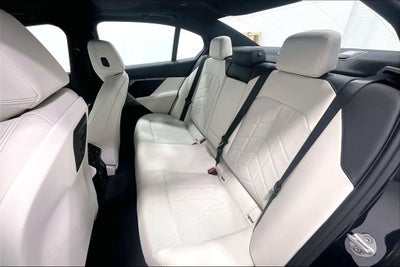 2026 BMW i5 eDrive40