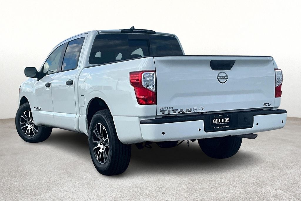 2023 Nissan Titan SV