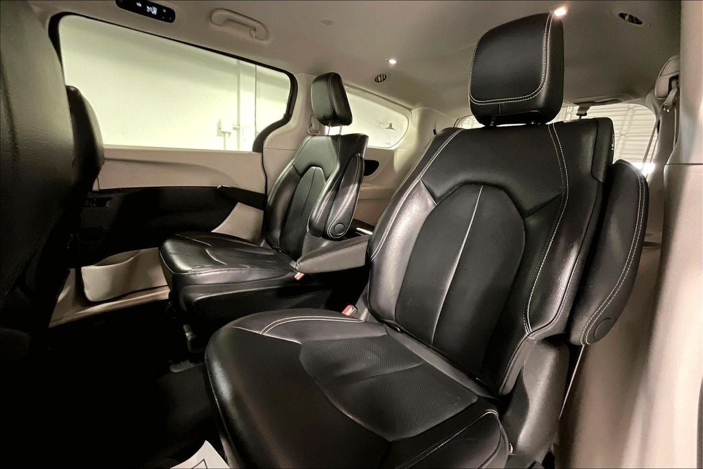 2022 Chrysler Pacifica Hybrid Touring L