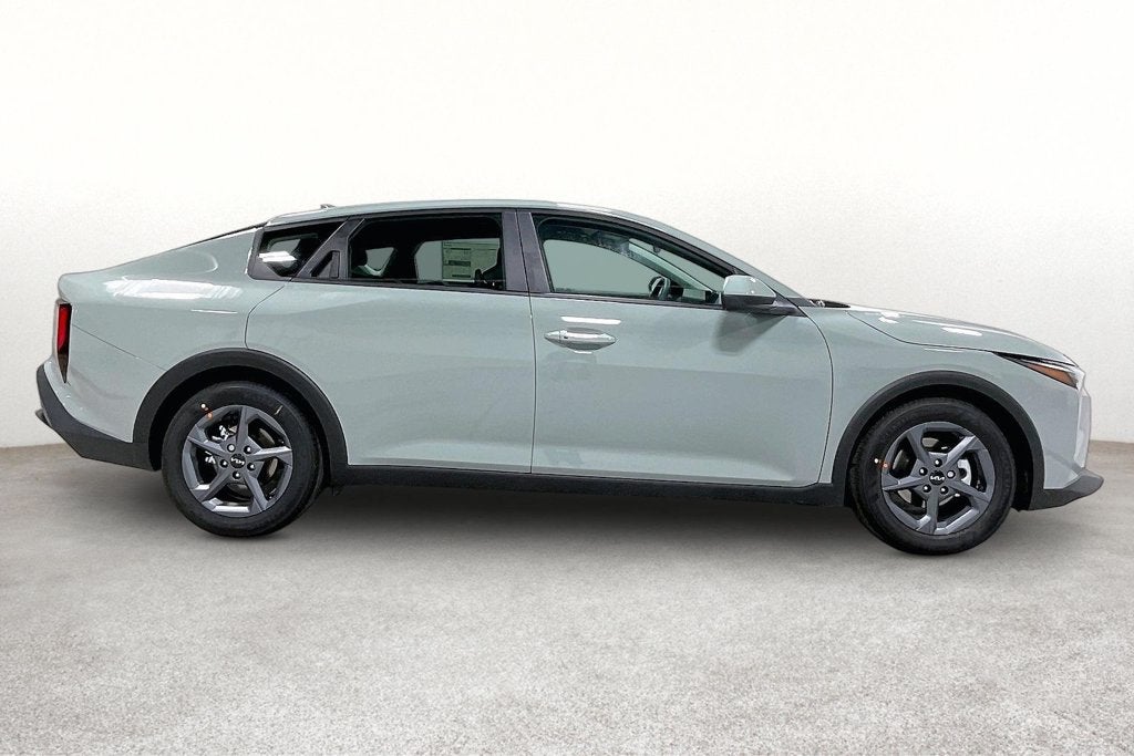 2027 Kia K4 LXS