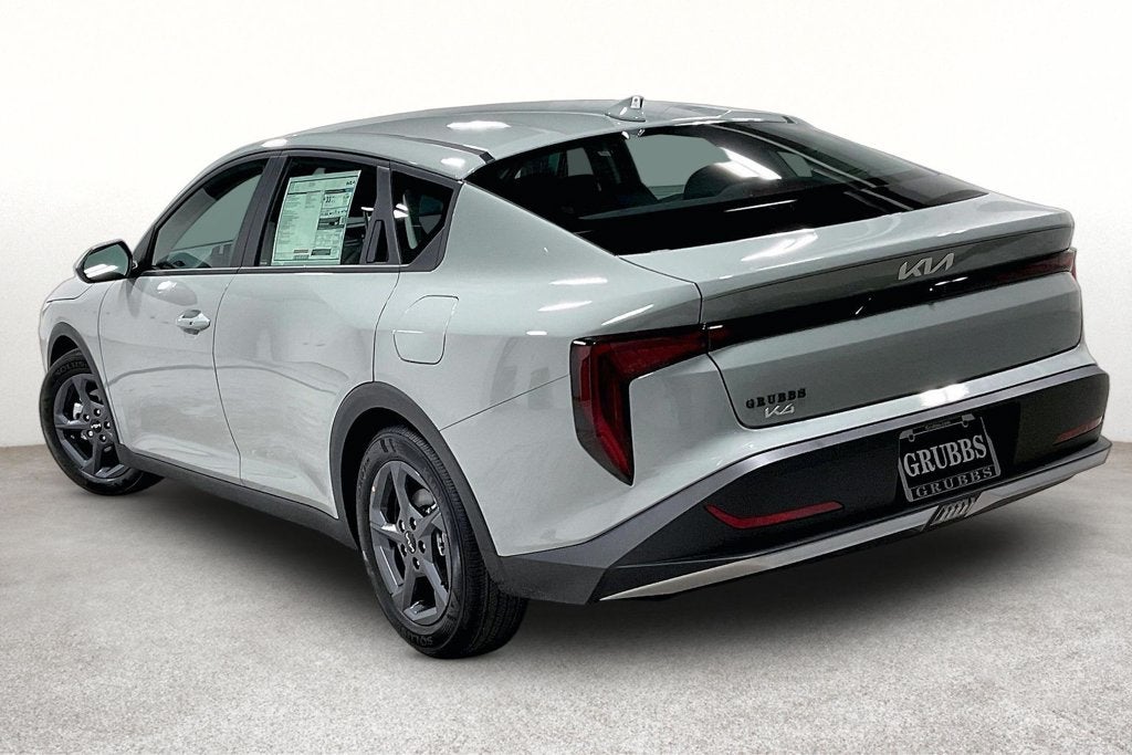 2026 Kia K4 LXS