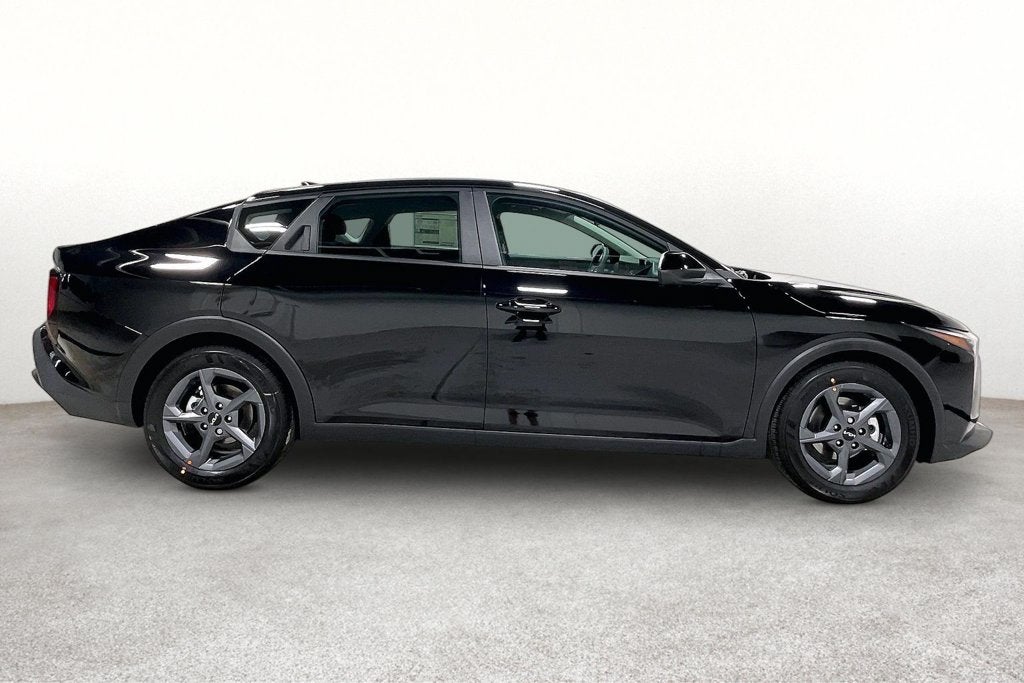2027 Kia K4 LXS