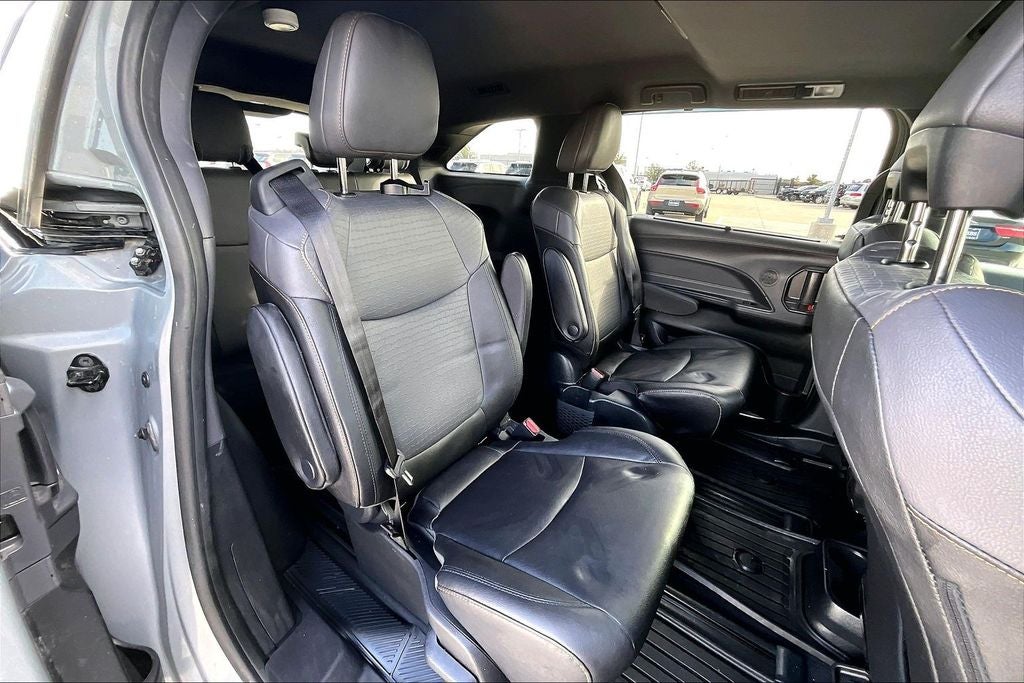 2024 Toyota Sienna Woodland Edition 7 Passenger