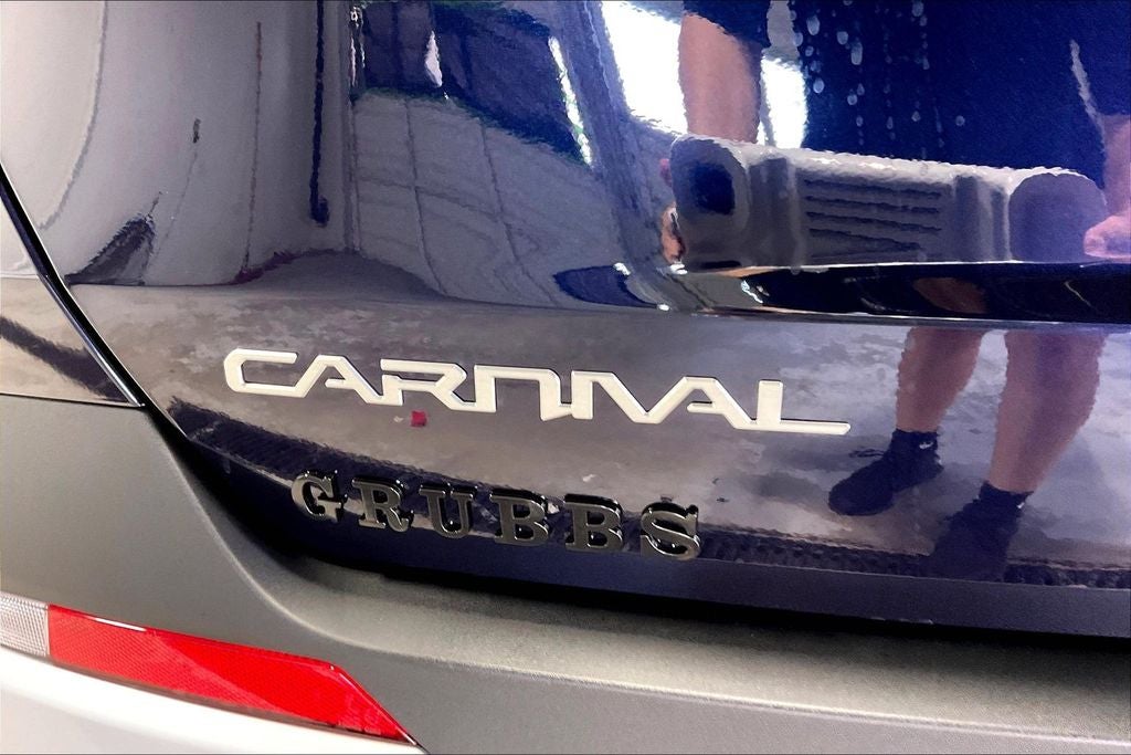 2027 Kia Carnival LXS