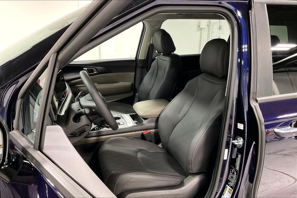2027 Kia Carnival LXS