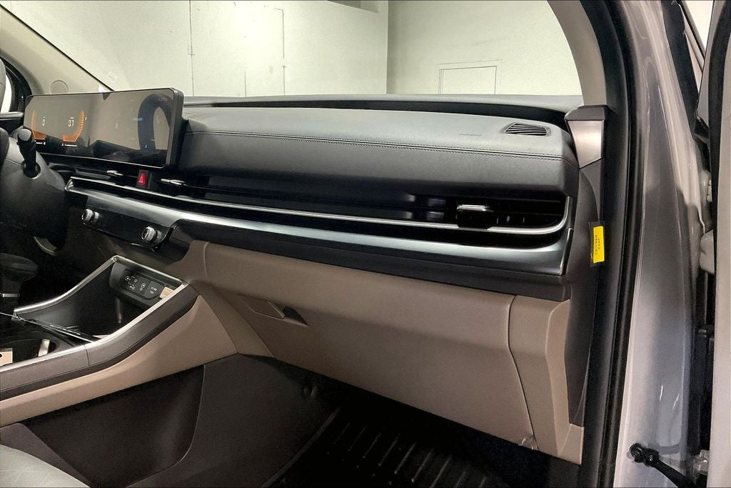 2027 Kia Carnival LXS