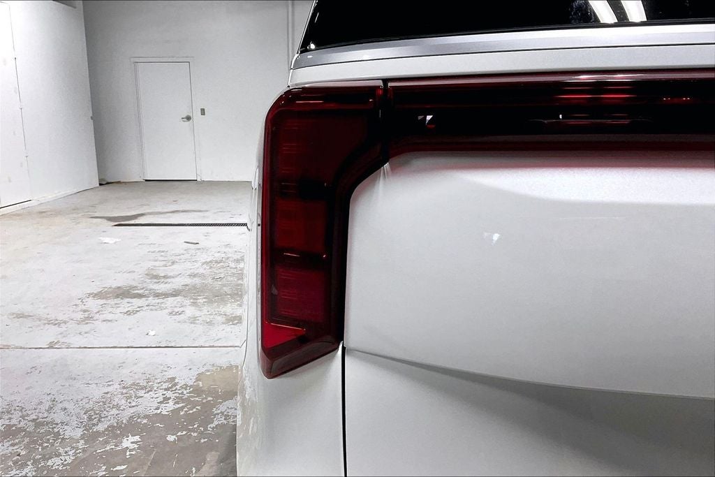 2027 Kia Carnival LXS