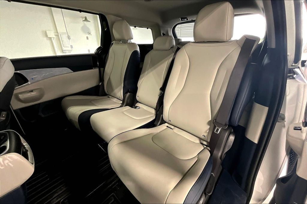 2025 Kia Carnival EX