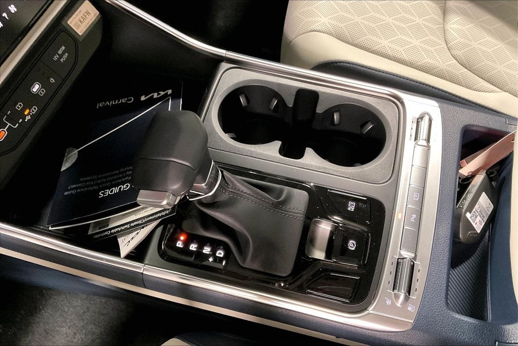 2027 Kia Carnival SX