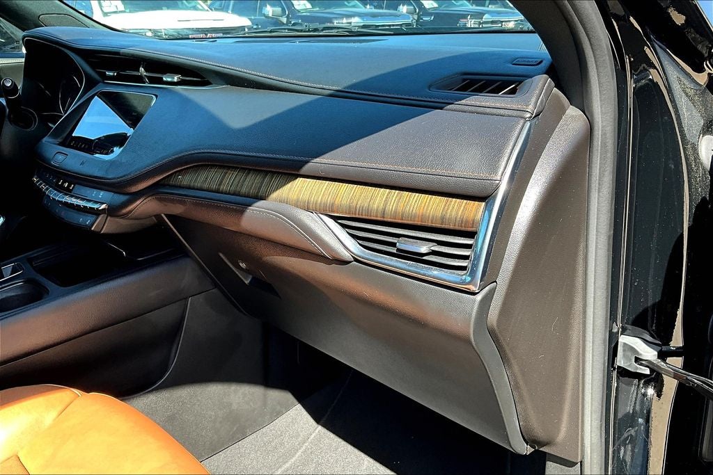 2021 Cadillac XT4 Premium Luxury