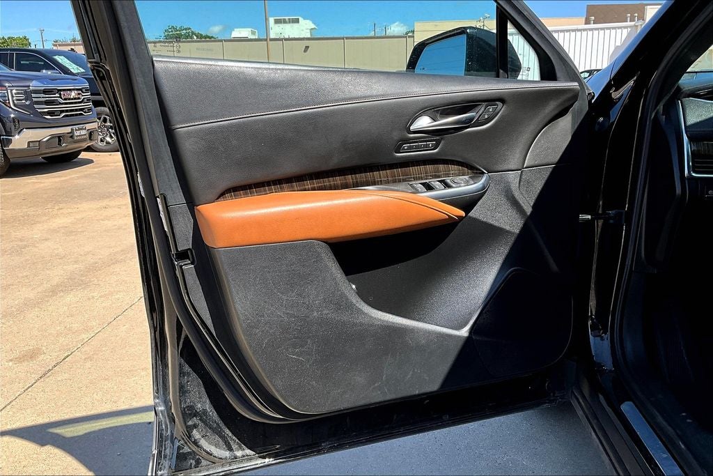 2021 Cadillac XT4 Premium Luxury