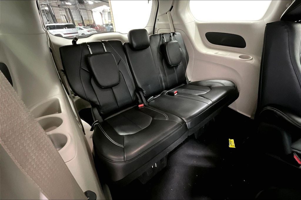 2024 Chrysler Pacifica Hybrid Select