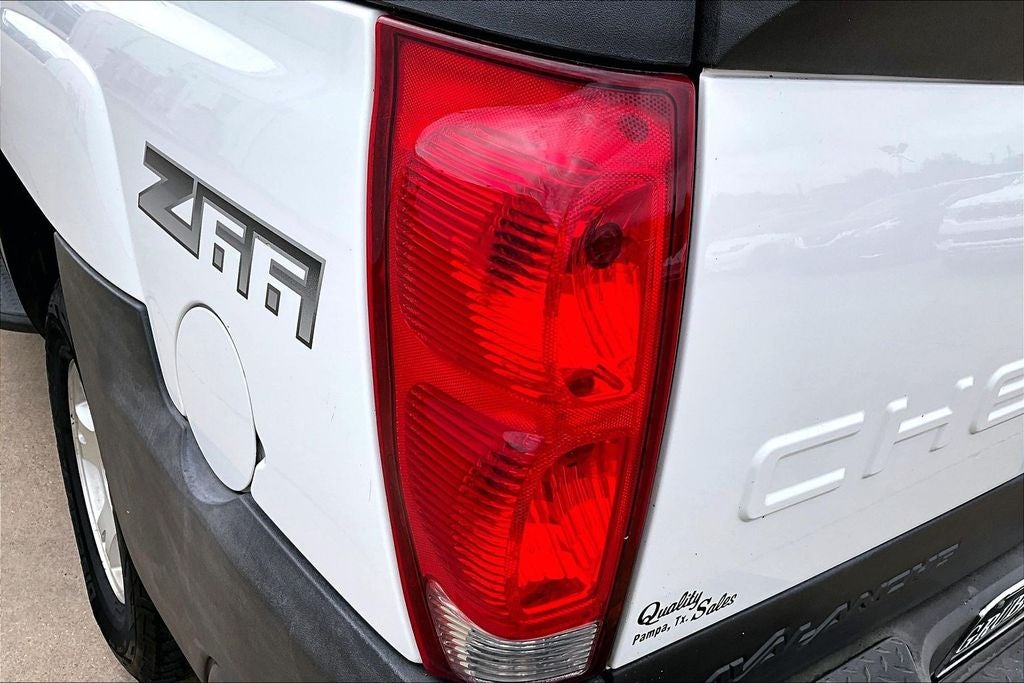 2004 Chevrolet Avalanche 1500 Base