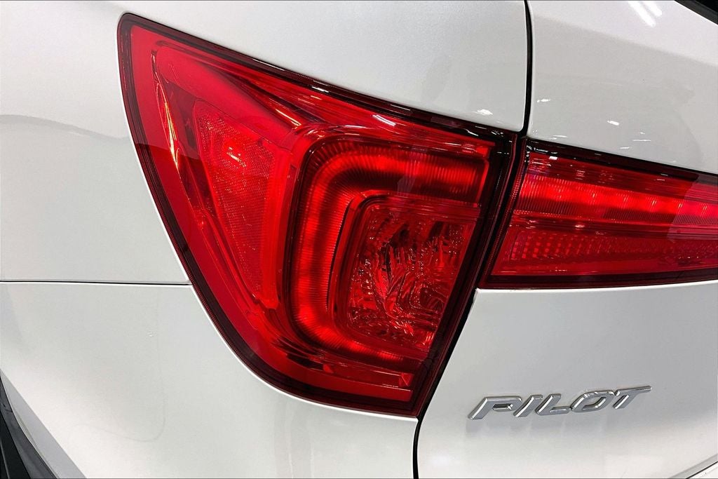 2016 Honda Pilot EX-L w/Rear Entertainment System