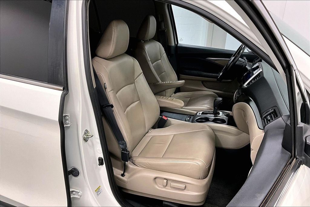 2016 Honda Pilot EX-L w/Rear Entertainment System