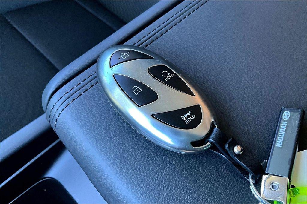 2026 Hyundai Santa Fe SE FWD