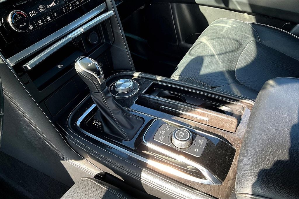 2022 INFINITI QX80 LUXE