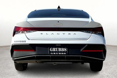 2025 Hyundai Elantra SE