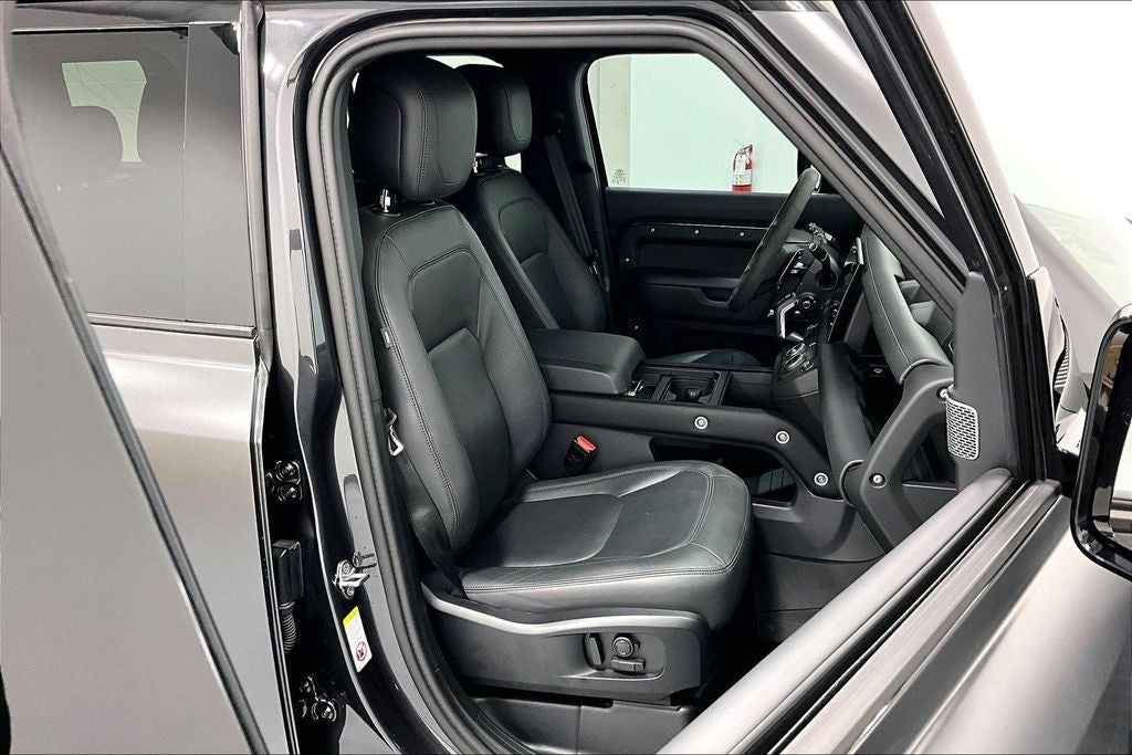 2024 Land Rover Defender 110 Carpathian Edition