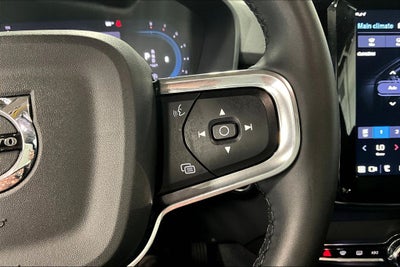 2024 Volvo XC40 B5 Plus Bright Theme