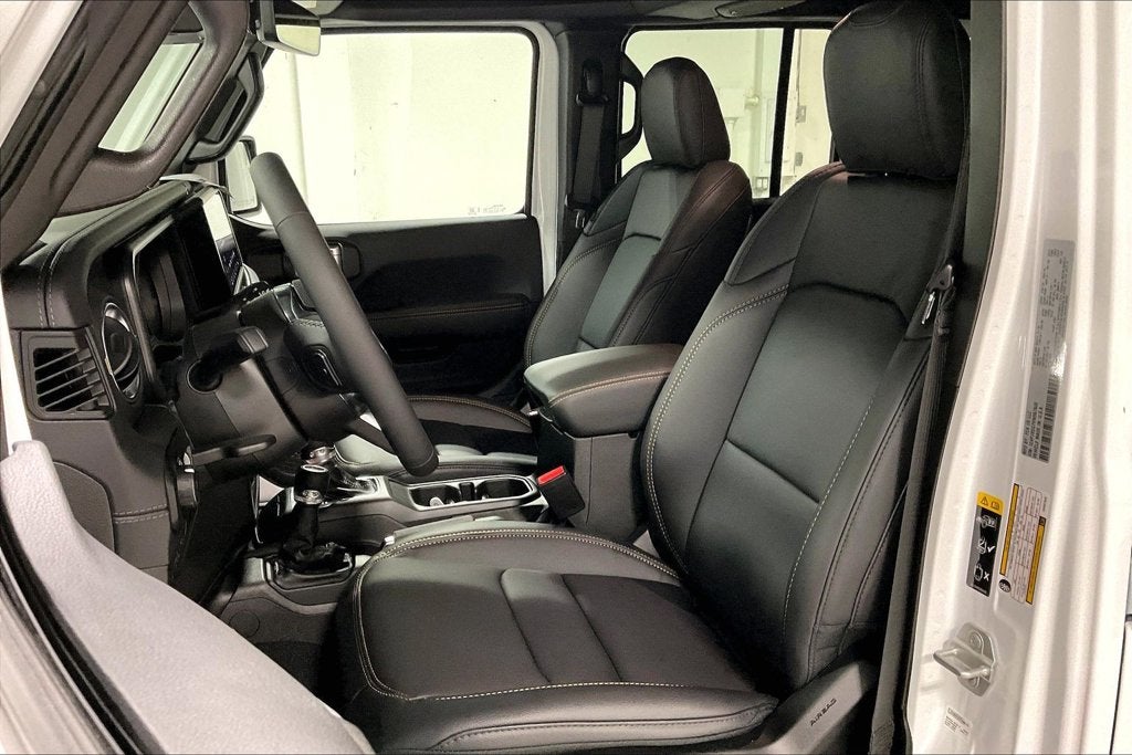 2027 Jeep Wrangler WRANGLER 4-DOOR SAHARA