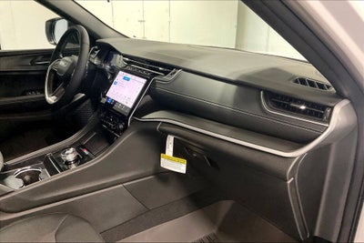 2027 Jeep Grand Cherokee GRAND CHEROKEE LAREDO X 4X2