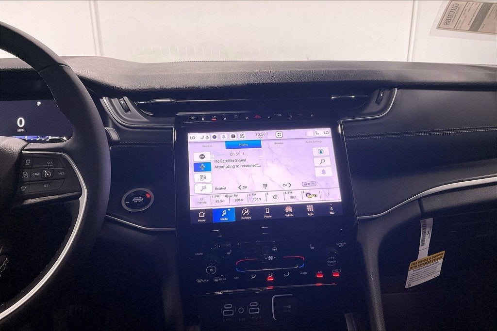 2027 Jeep Grand Cherokee GRAND CHEROKEE LAREDO X 4X2