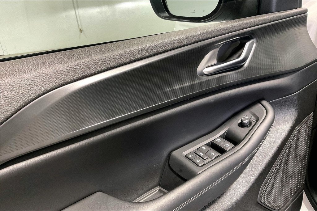 2027 Jeep Grand Cherokee GRAND CHEROKEE LAREDO X 4X2