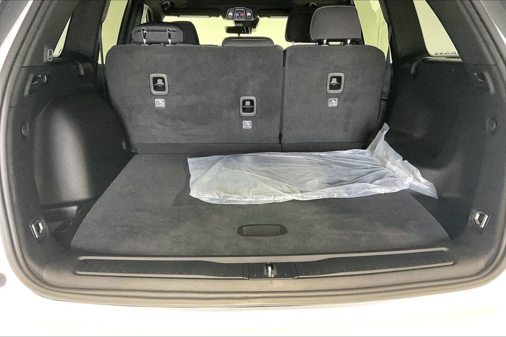 2027 Jeep Grand Cherokee GRAND CHEROKEE LAREDO X 4X2