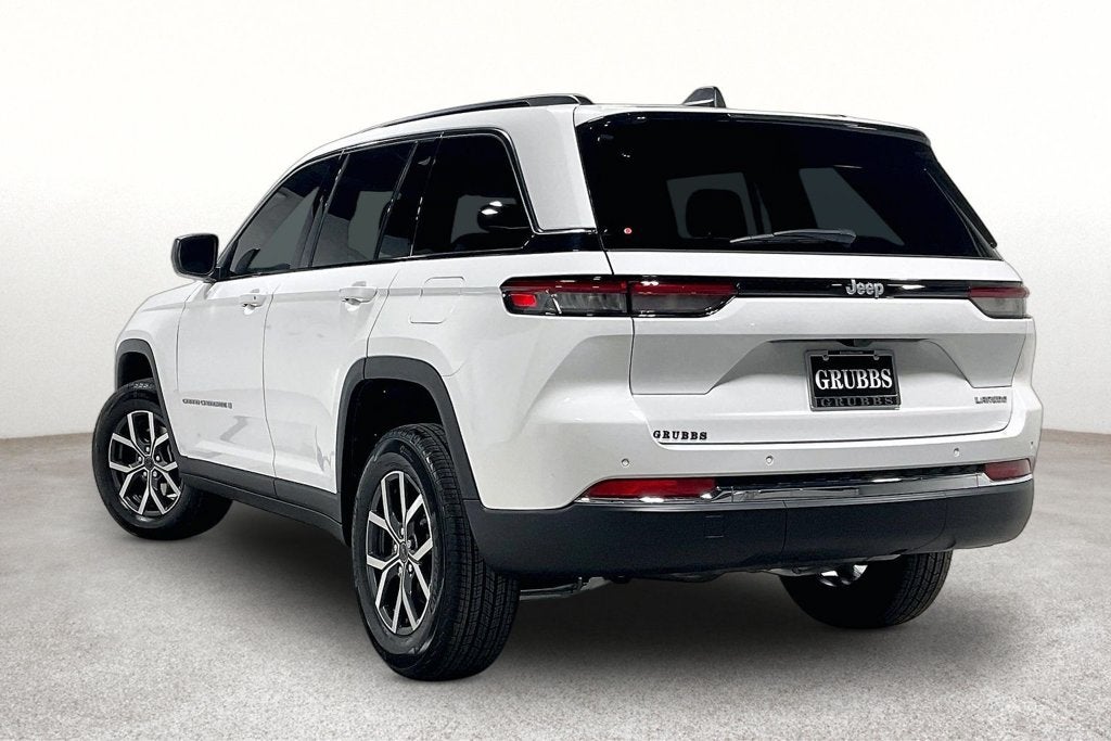 2027 Jeep Grand Cherokee GRAND CHEROKEE LAREDO X 4X2