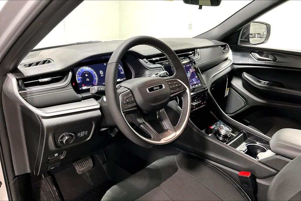 2026 Jeep Grand Cherokee GRAND CHEROKEE LAREDO X 4X2