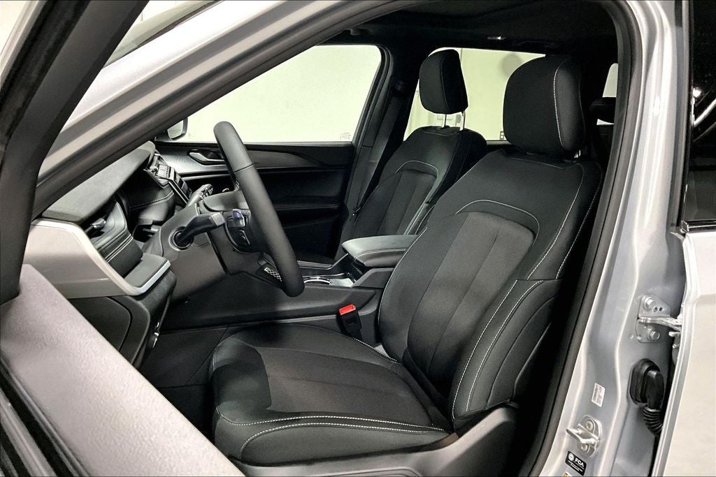 2026 Jeep Grand Cherokee GRAND CHEROKEE LAREDO X 4X2