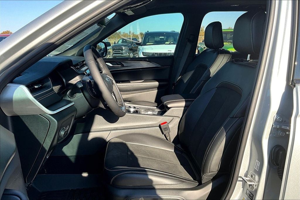 2025 Jeep Grand Cherokee GRAND CHEROKEE ALTITUDE X 4X2