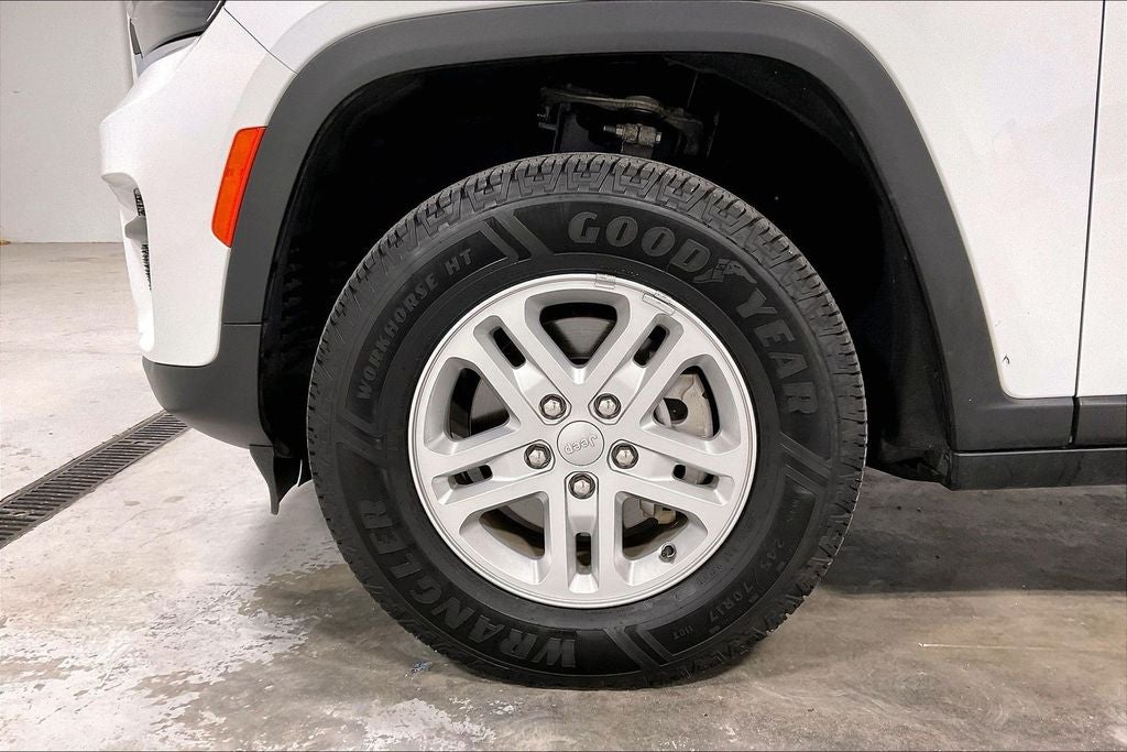 2024 Jeep Grand Cherokee Laredo A 4x2