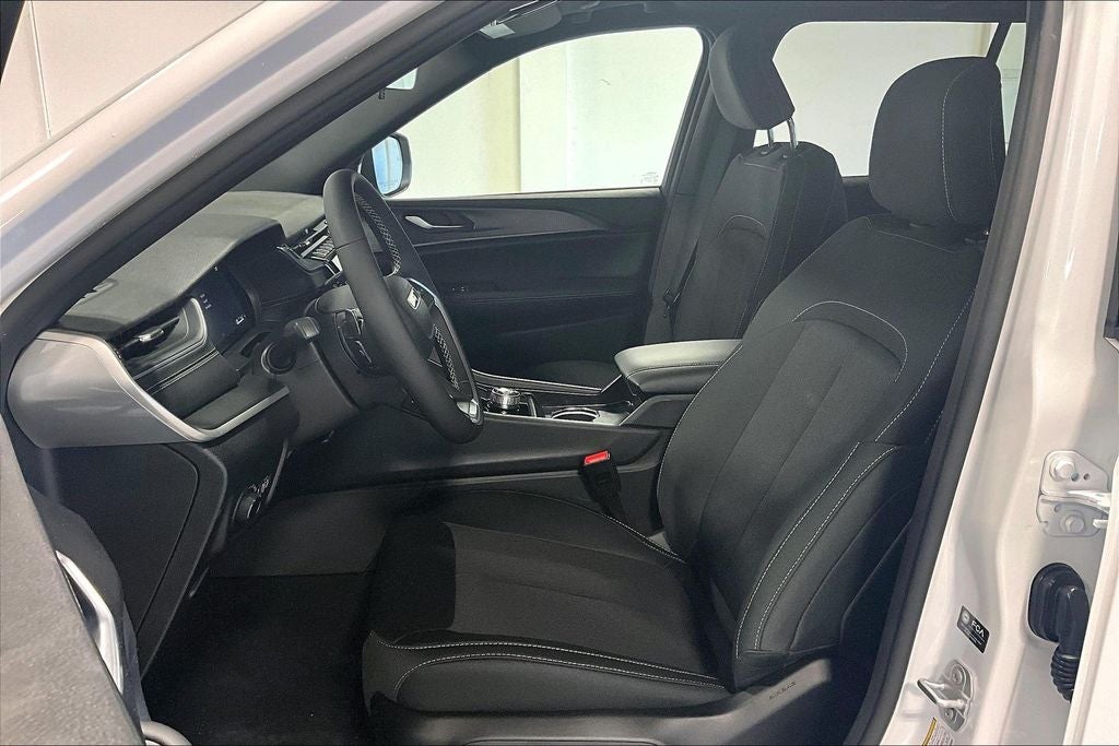 2025 Jeep Grand Cherokee GRAND CHEROKEE LAREDO X 4X2