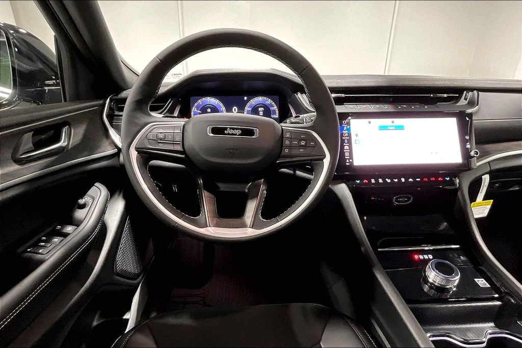 2026 Jeep Grand Cherokee GRAND CHEROKEE LAREDO ALTITUDE 4X2